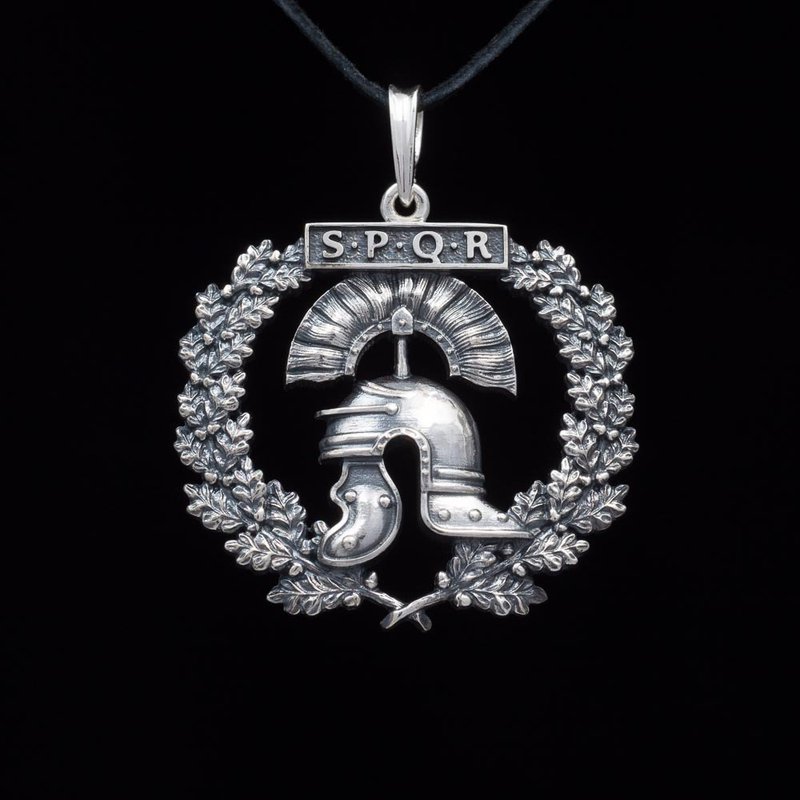 Ancient Roman helmet SPQR with oak leaves pendant. Roman helmet pendant. - 项链 - 其他材质 