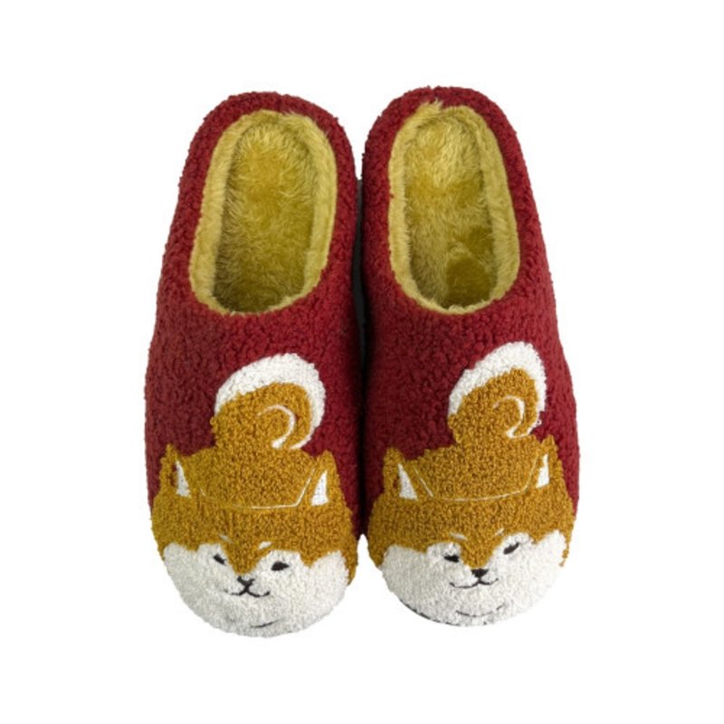 Kusuguru Japan 拖鞋 相良刺绣绒毛保暖止滑鞋底室内拖鞋-红色 - 室内拖鞋 - 聚酯纤维 红色