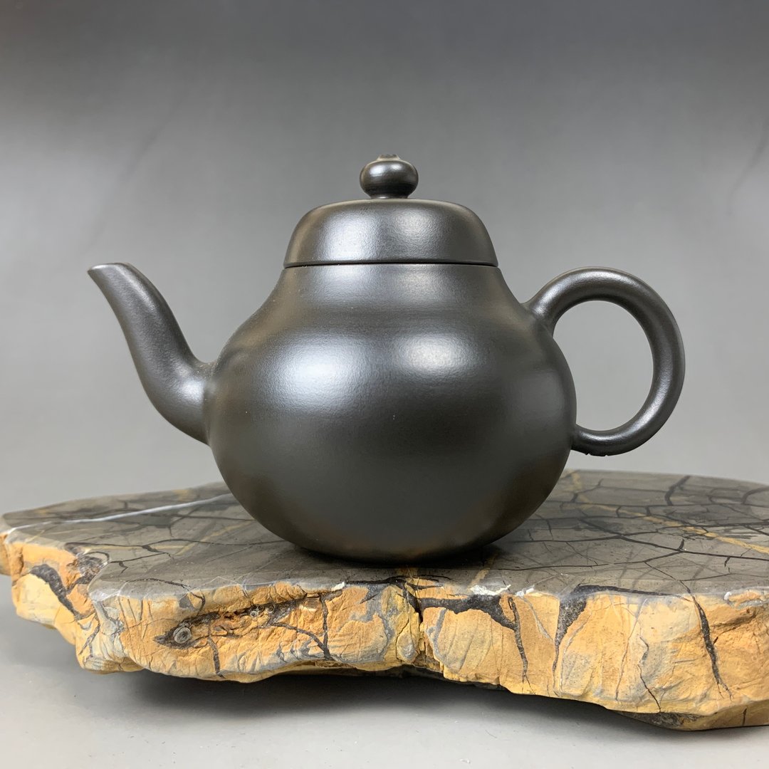 台湾【渗碳】手拉坏 梨形 渗碳壶02 - 茶具/茶杯 - 陶 