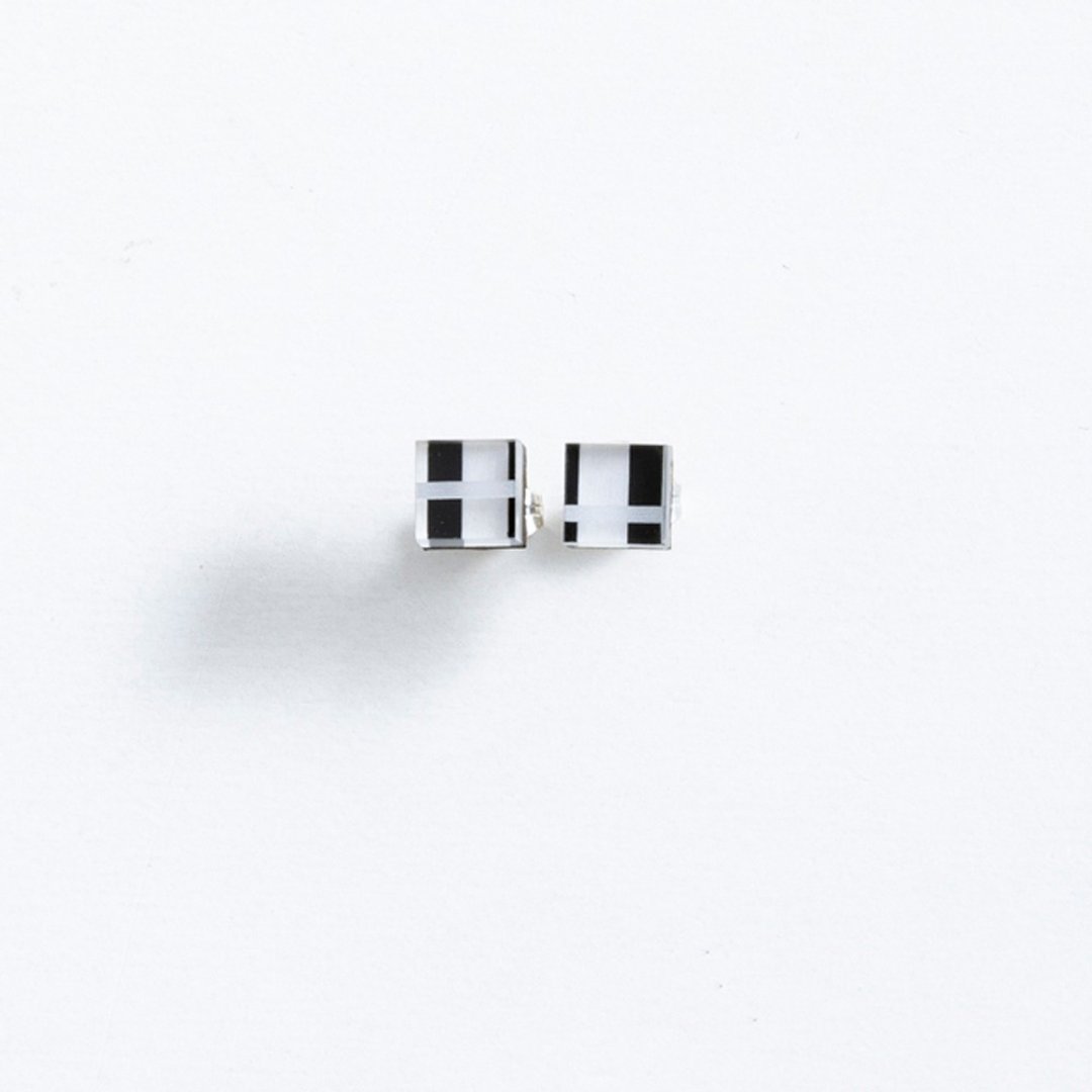 check mini earrings - 耳环/耳夹 - 木头 黄色