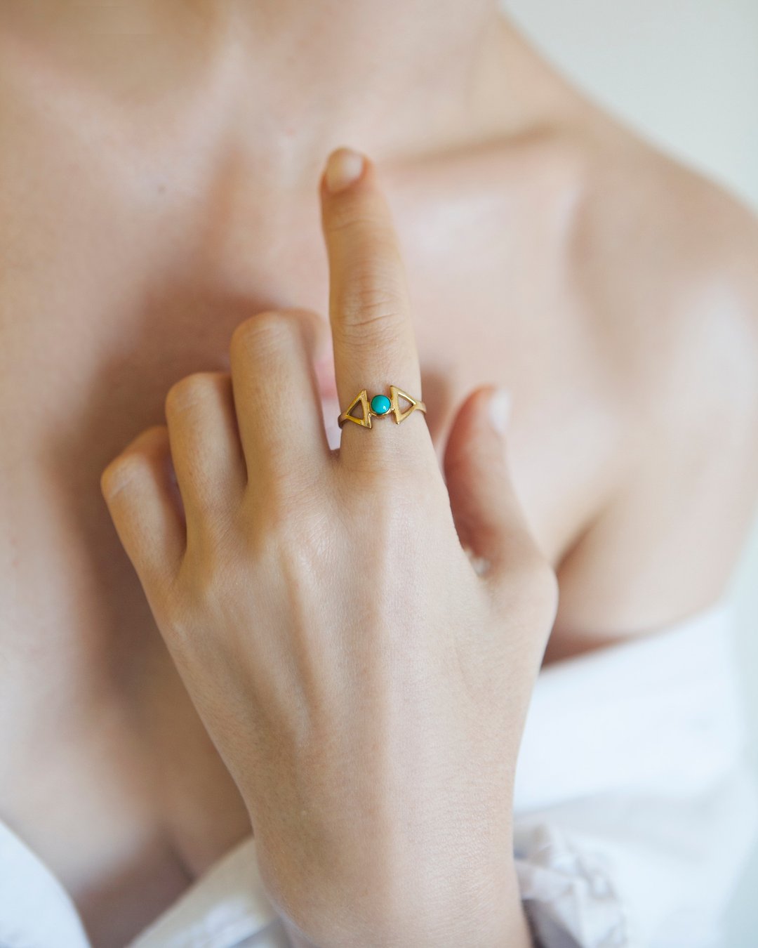 Turquoise ring, Triangle ring, Natural stone ring, Green stone ring, Small ring - 戒指 - 铜/黄铜 绿色