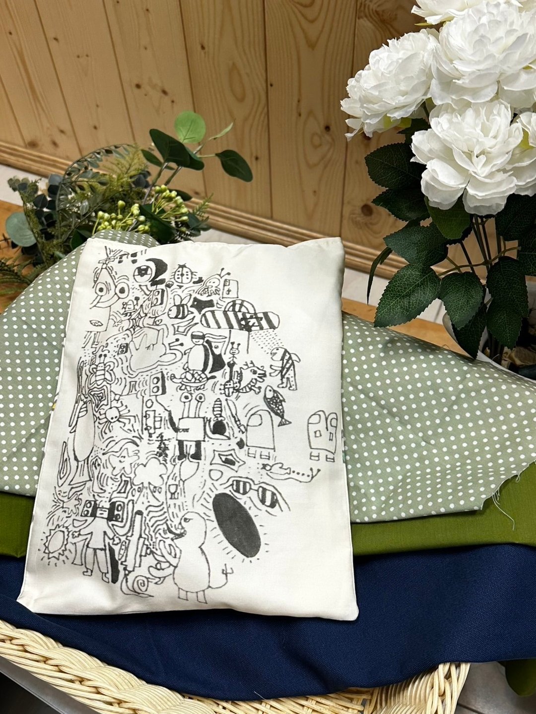 爱心公益定制品 - 小小艺术家的平行时空双面手绘包 - 手提包/手提袋 - 棉 多色