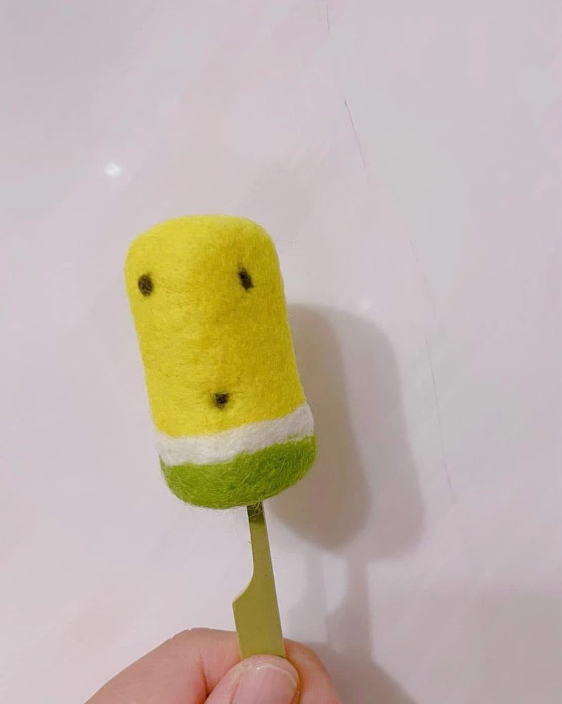 羊毛毡 西瓜冰棒羊毛毡钥匙圈 圆柱形 - 钥匙链/钥匙包 - 羊毛 黄色