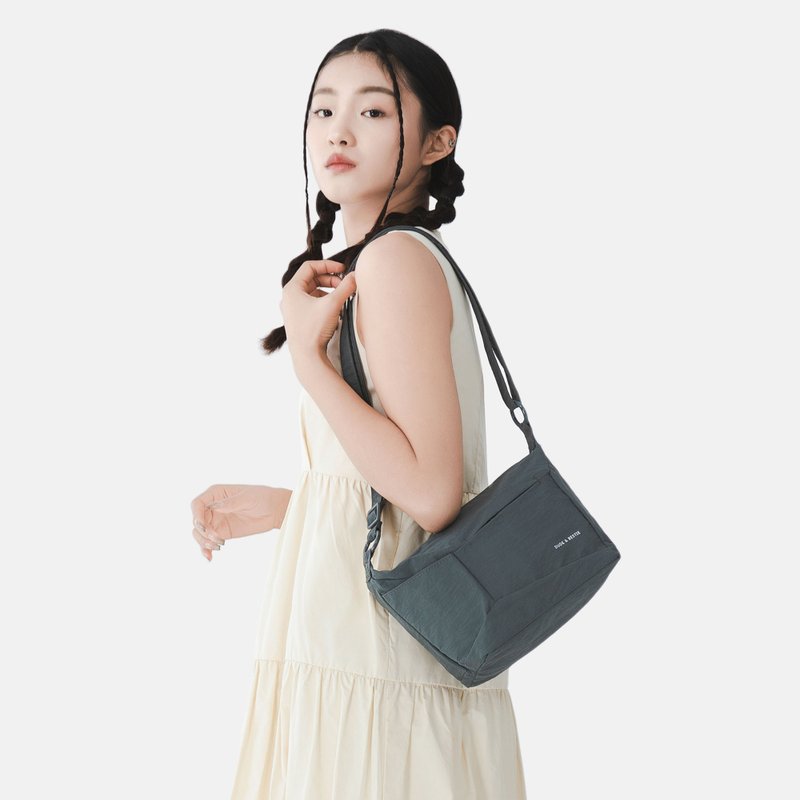 女生简约风 超轻量 两用斜背包 手提袋 侧背包 托特包 Aria - 侧背包/斜挎包 - 尼龙 多色