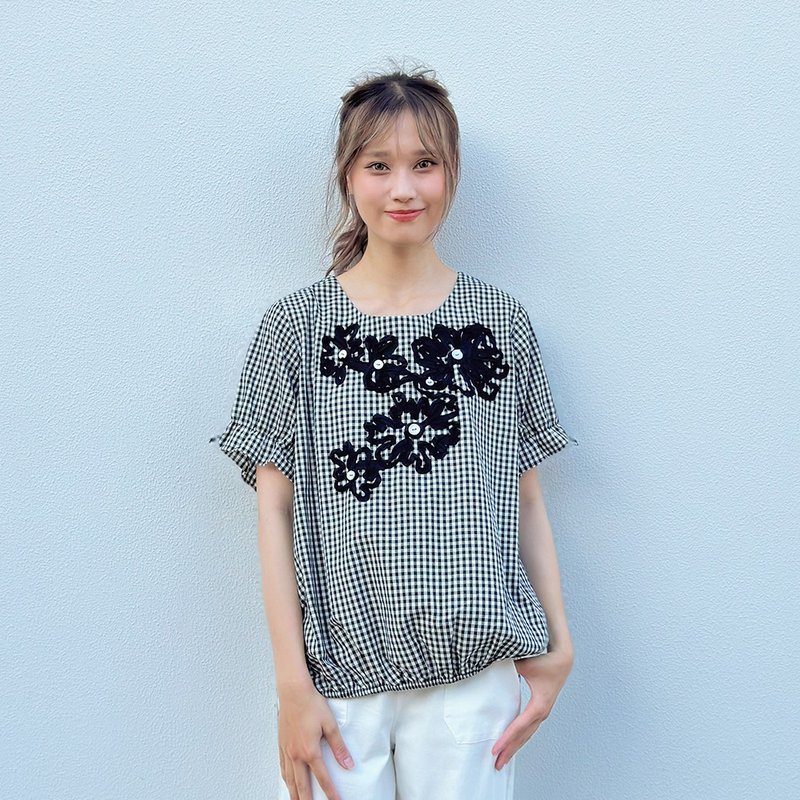 Hana Mokuba 格纹立体花花收边开岔上衣 - 女装上衣 - 其他材质 