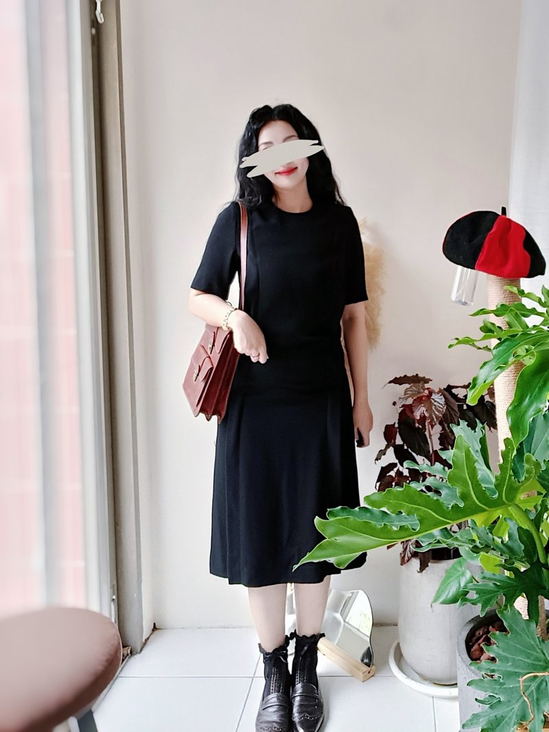 简约直条立体打褶素黑 长裙洋装连身裙连衣裙古着ドレスDress - 洋装/连衣裙 - 聚酯纤维 黑色