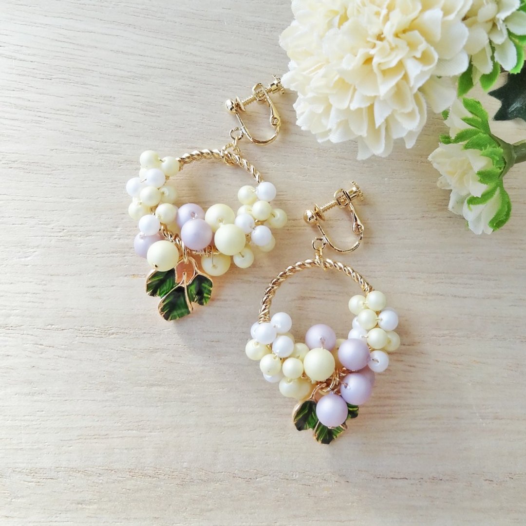Plenty of pearl fruit Earrings - 耳环/耳夹 - 其他金属 黄色