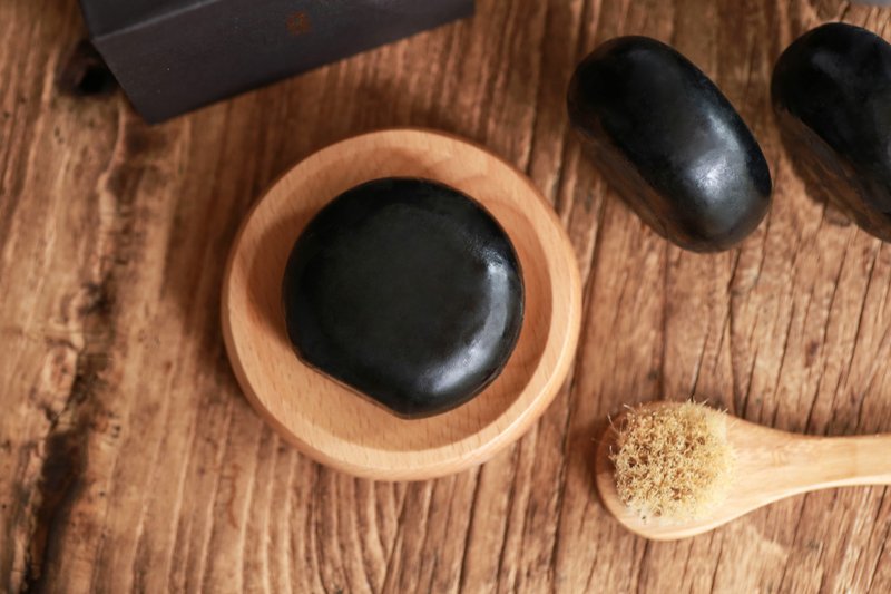 温泉竹炭皂 净化通畅紧致收敛毛孔/清新控油/中/油 - 脸部清洁/卸妆用品 - 植物．花 黑色