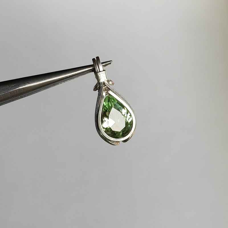 亞歷山大變色石吊墜 純銀高品質人工培育雙色寶石項鍊 - 项链 - 半宝石 