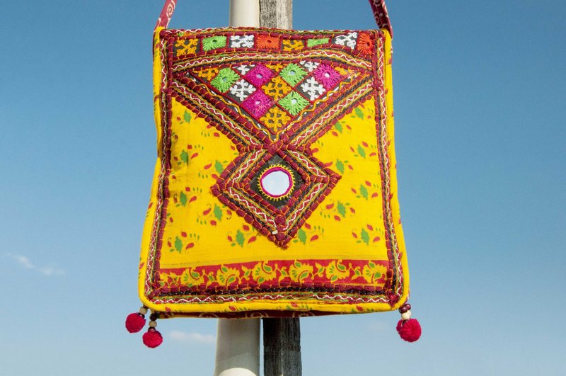 手工刺绣斜背包 民族风包 侧背包 肩背包 手工包 刺绣包-黄色花朵 - 侧背包/斜挎包 - 棉．麻 黄色