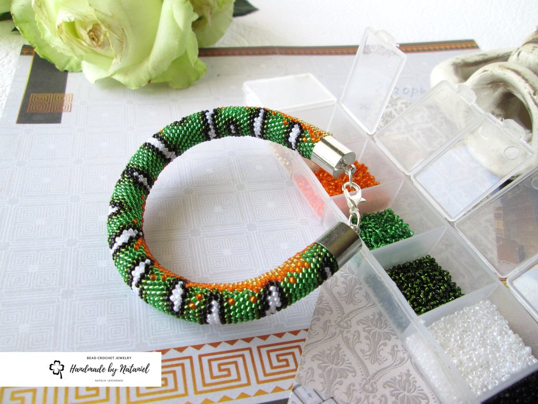 Bead Crochet bracelet Snake bracelet Python beaded bracelet Green snake bracelet - 手链/手环 - 其他材质 绿色