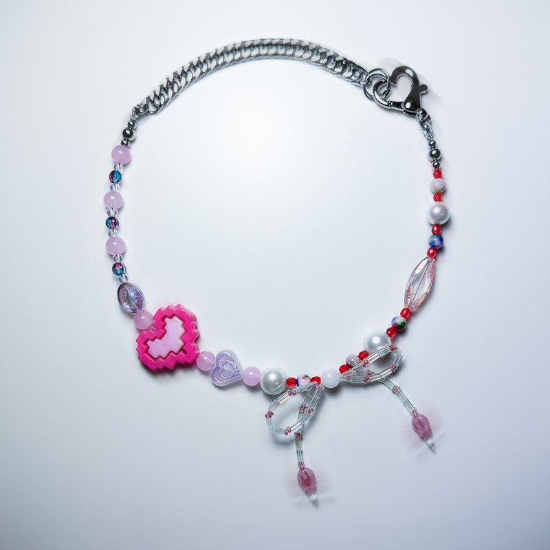 幻彩像素心蝴蝶结项链 Ribbon & Pixelated Heart Necklace - 项链 - 其他材质 粉红色