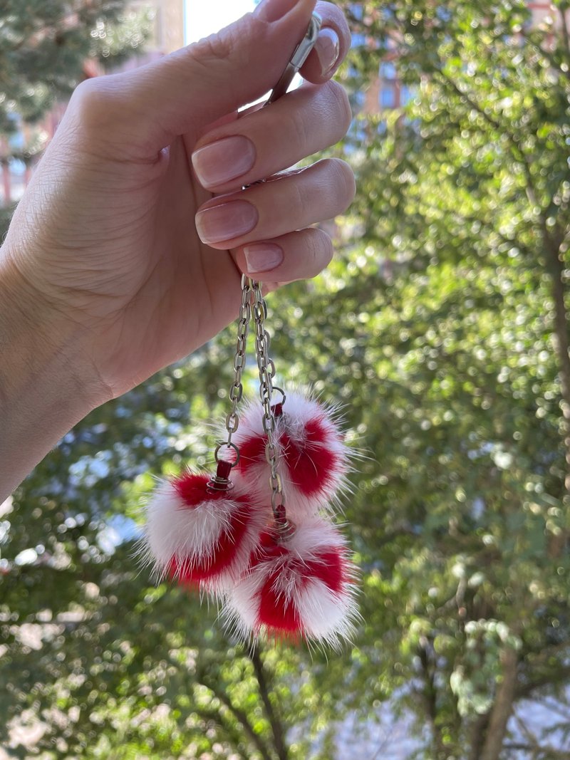 Handmade keychain / Pom pom keychain / Bag charm / Fluffy balls - 钥匙链/钥匙包 - 其他材质 多色