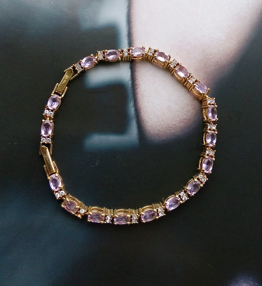 【西洋古董饰品 】AVON  Birthstone elegant Tennis 手链 (粉) - 手链/手环 - 其他金属 金色