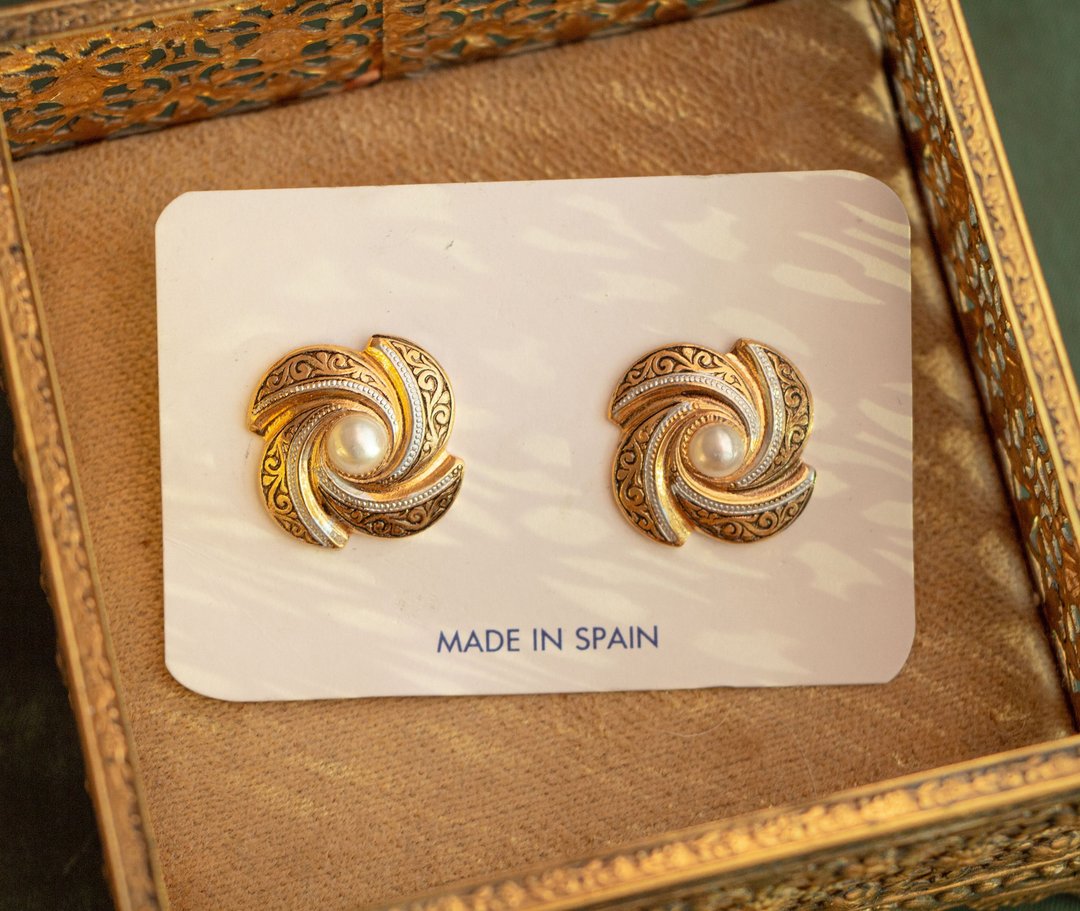 西班牙古董 大马士革工艺 仿珍珠四叶耳针 - 耳环/耳夹 - 其他金属 金色