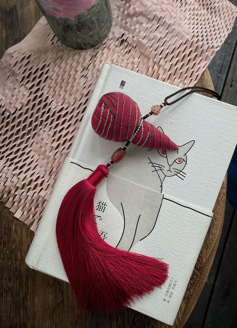 手工刺绣葫芦挂件 - 挂绳/吊绳 - 棉．麻 