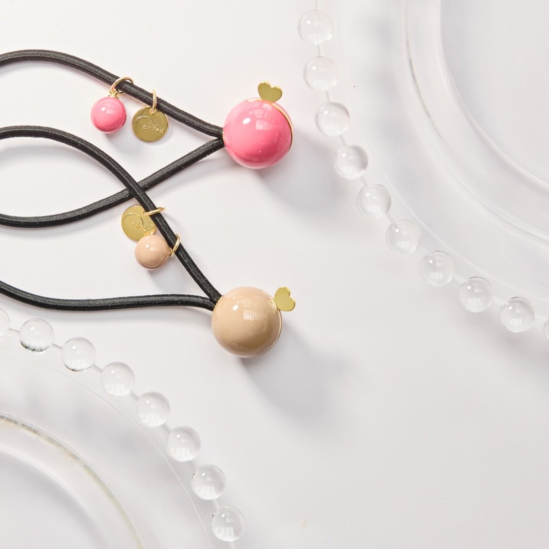 大人的球型发圈 | 微微冒出的爱心 | 火鹤粉 - 发饰 - 塑料 粉红色