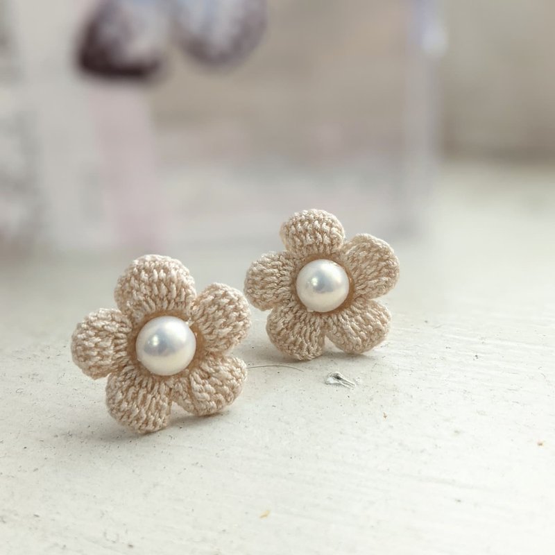 蕾丝 钩针编织花 耳环 - 耳环/耳夹 - 其他材质 白色