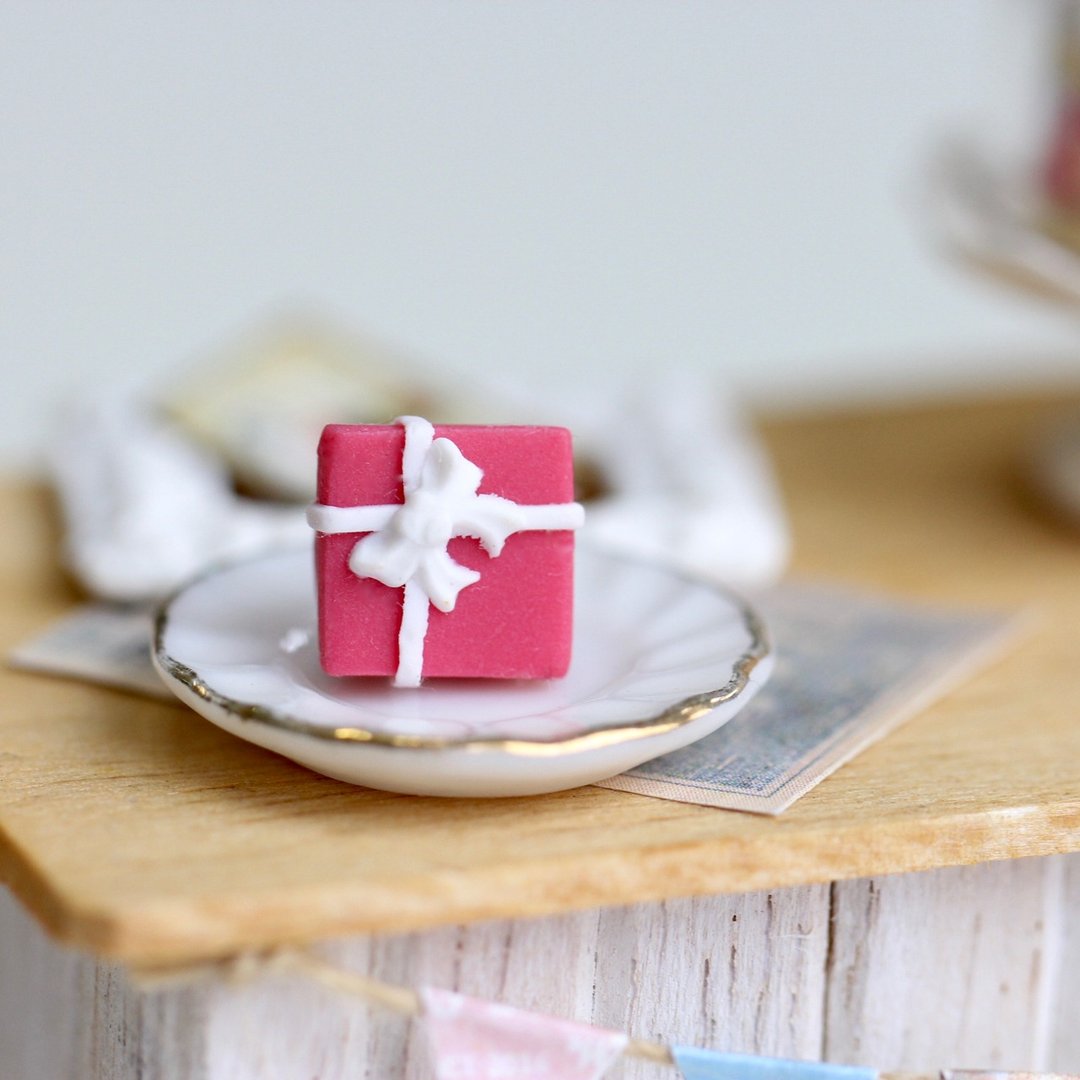 红色生日派对耳环  Red Birthday Party Earring - 耳环/耳夹 - 粘土 红色