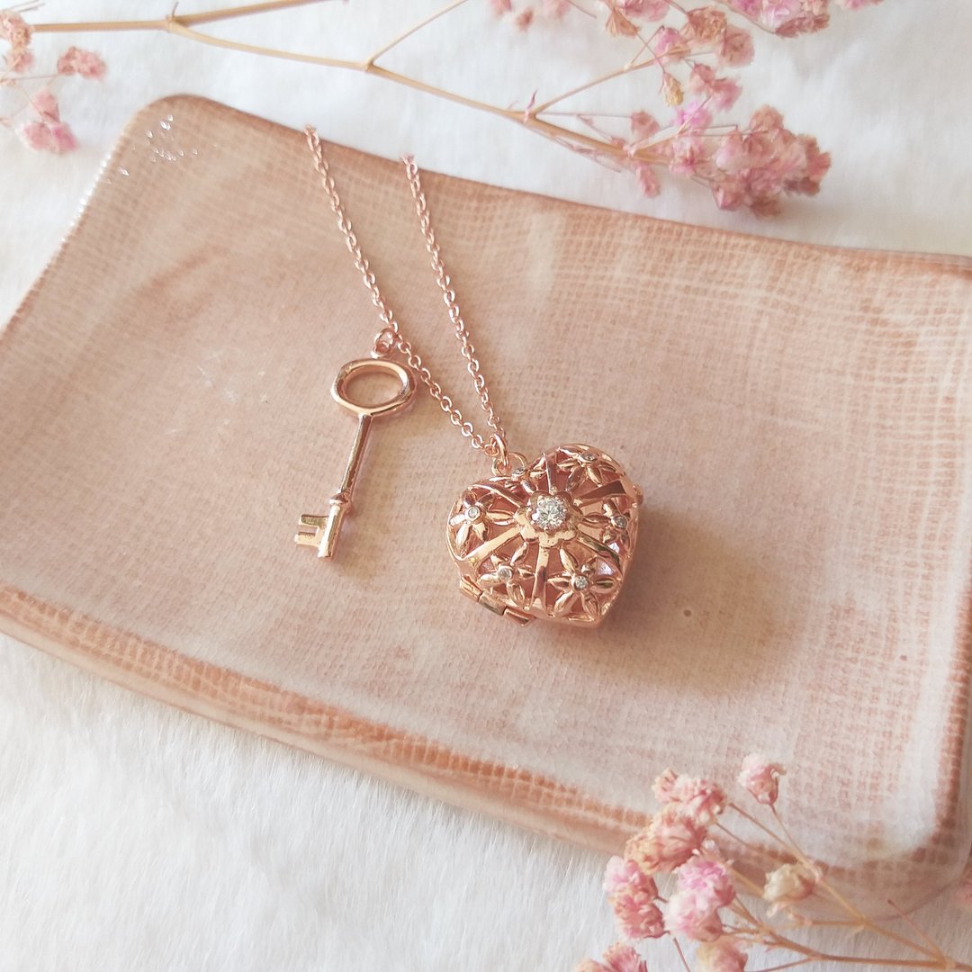 Sweet Heart Locket handicraft necklace - 项链 - 其他金属 