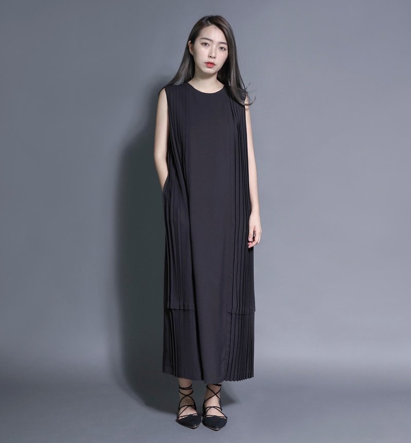 Valley 山谷百褶无袖洋装_7AF100_黑 - 洋装/连衣裙 - 棉．麻 黑色