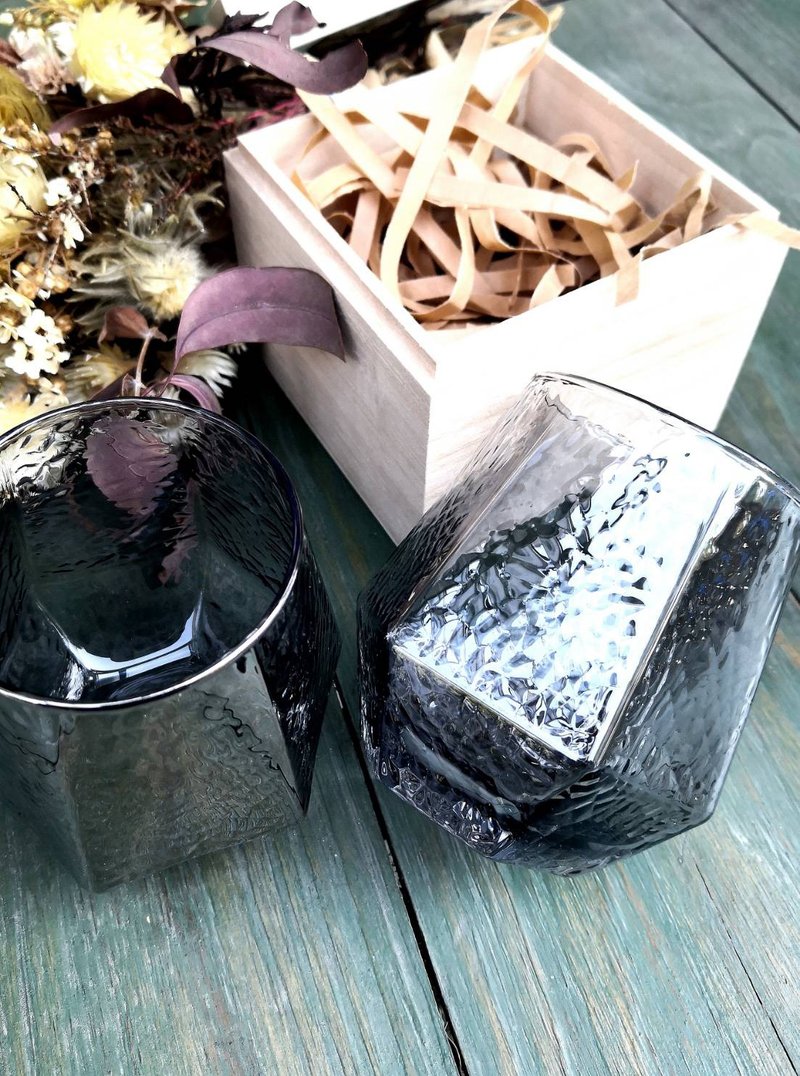 新款锤纹面(银灰款)酒杯 定制刻字杯 附木盒 纪念礼物/工商礼品 - 酒杯/酒器 - 玻璃 灰色