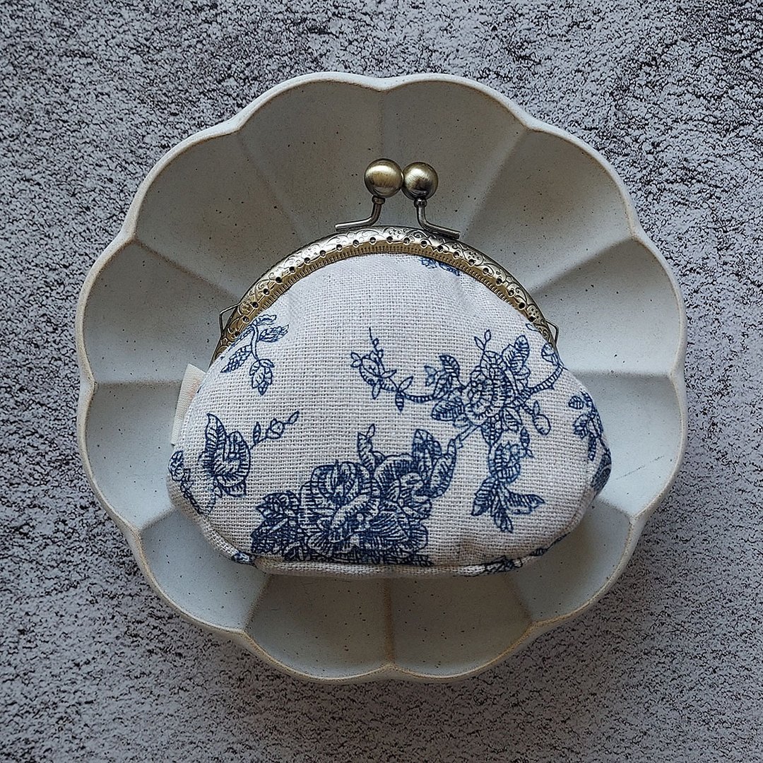 青花瓷图纹 古典浮雕纹饰 零钱包 口金包 - 零钱包 - 棉 蓝色