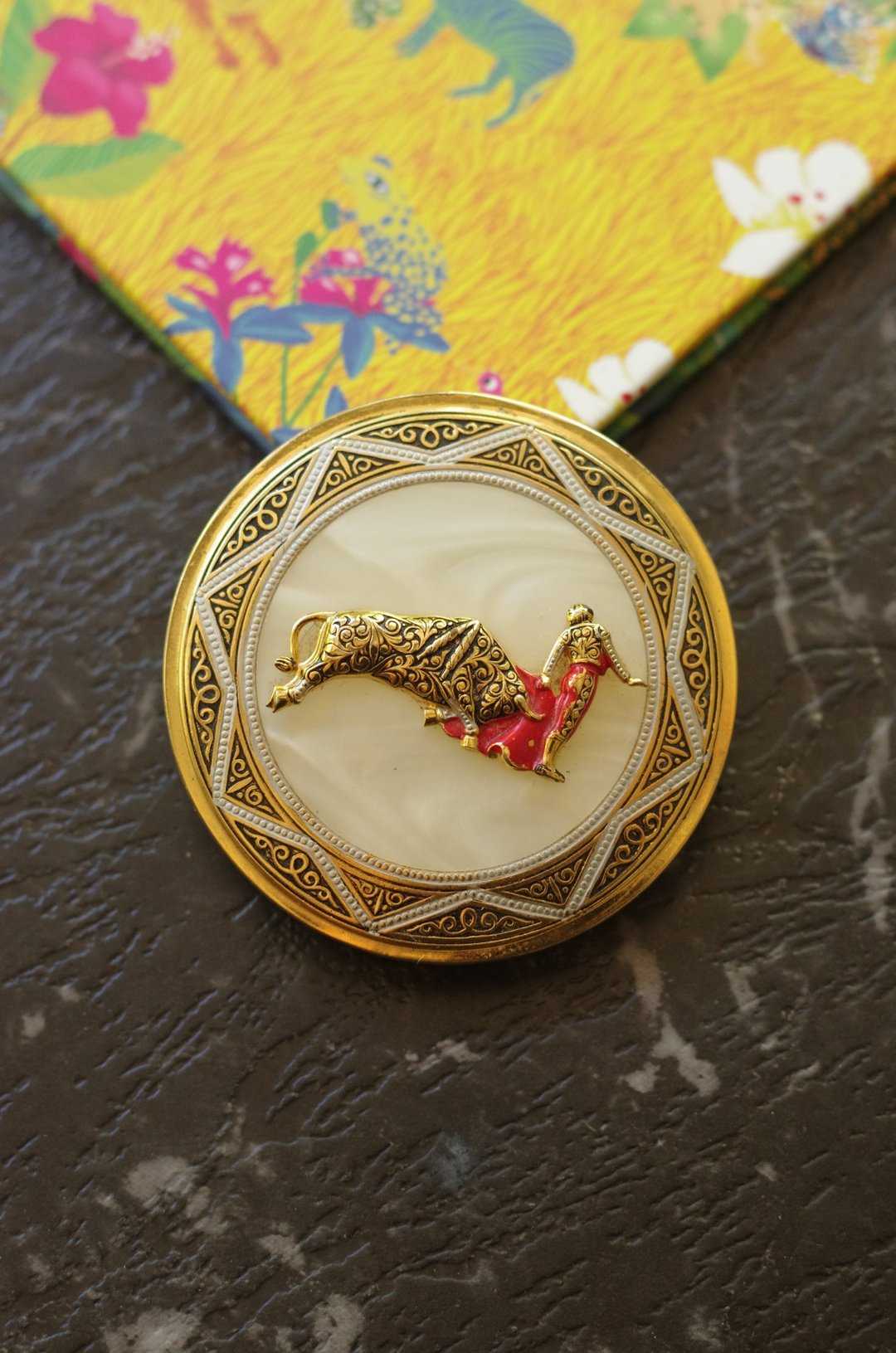 现货 Vintage 古董 金色大马士革 斗牛士 蜜粉盒 粉饼盒 - 其他 - 其他金属 金色
