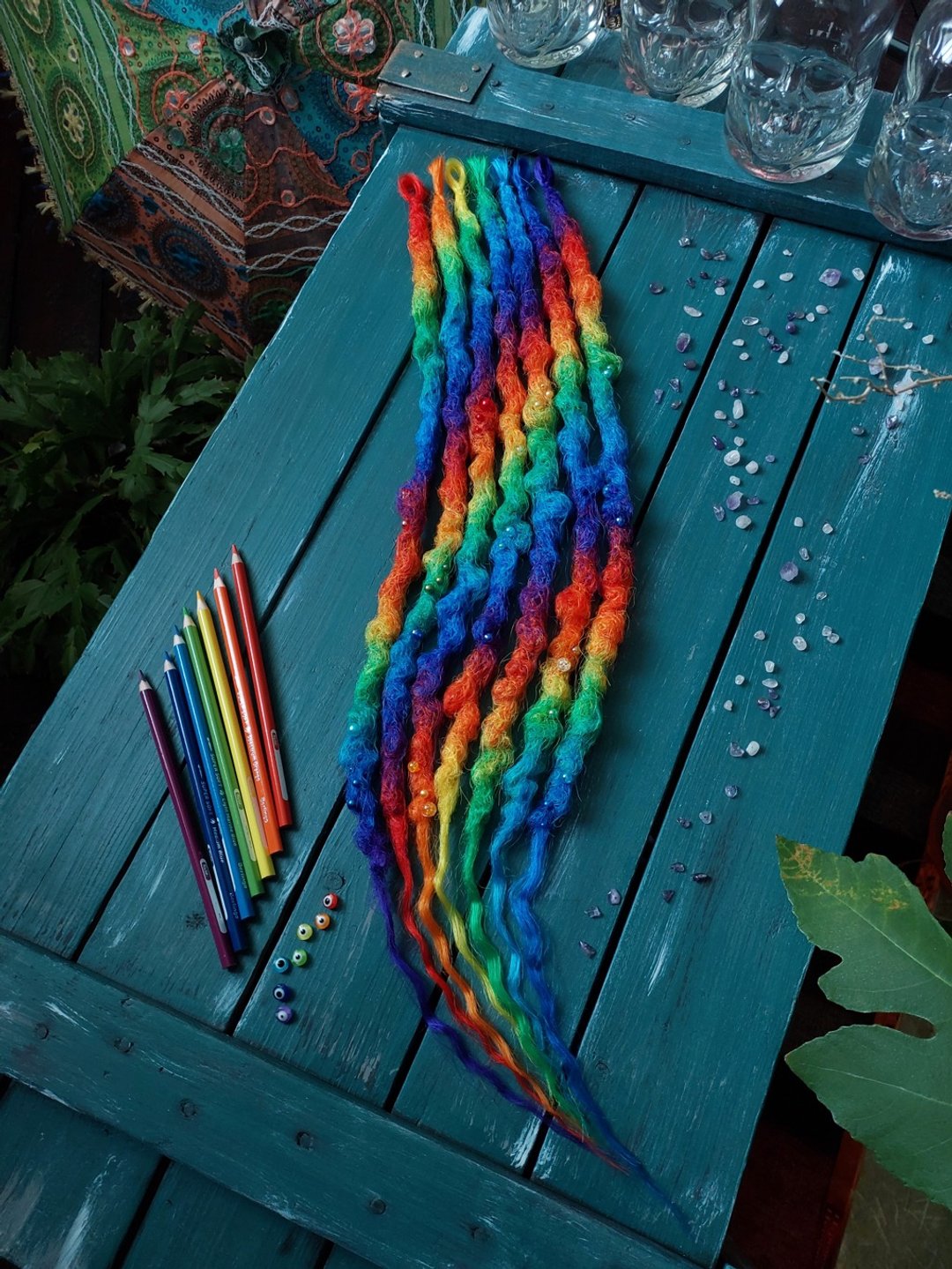 彩虹软合成长发绺。 钩针颠簸恐惧。 棱镜色长发绺 - 发饰 - 其他材质 多色