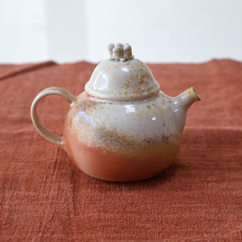 春芽2 柴烧陶手捏茶壶 - 茶具/茶杯 - 陶 白色