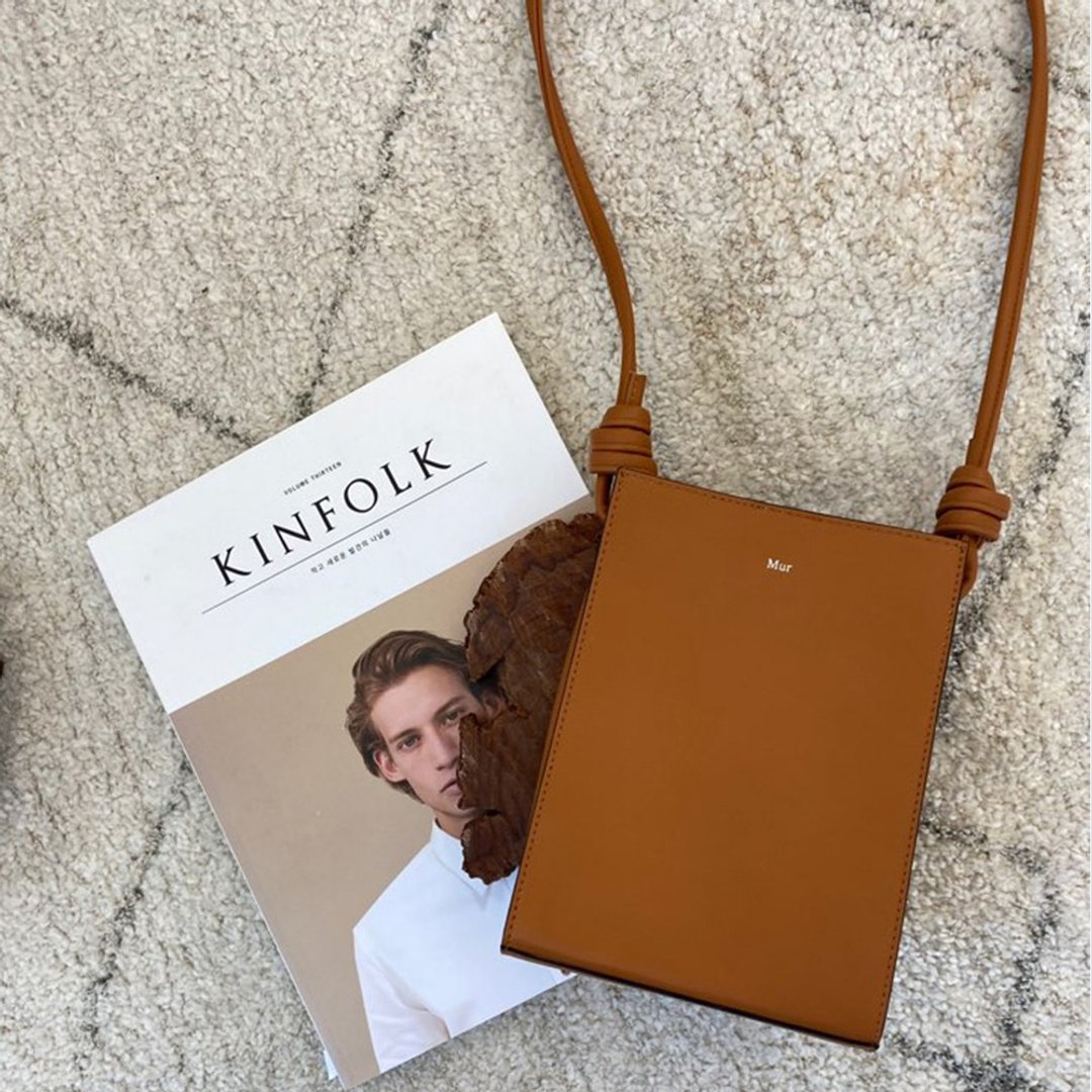韩国制 AIN Vegan Leather 方形包包 (BROWN) - 侧背包/斜挎包 - 环保材料 