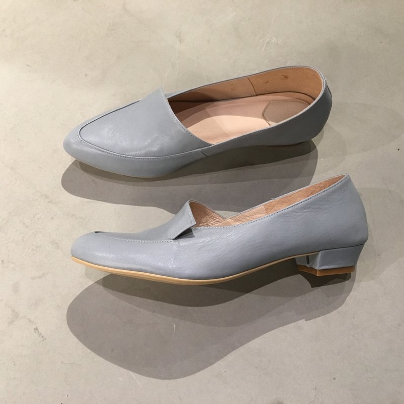 经典女孩系列 第7号 JO Funny Face 斜口显瘦 低跟鞋 莫兰迪灰蓝 - 女款休闲鞋 - 真皮 蓝色