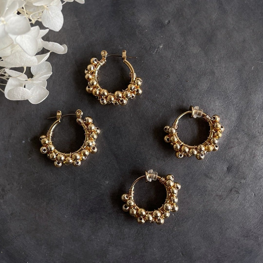 Vintage Gold Beads Titanium Hoop Earrings OR Hoop Clip-On/Ear Needles/Ear Plugs - 耳环/耳夹 - 塑料 金色
