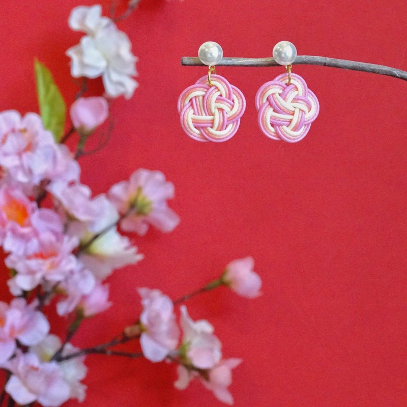 小梅花结与圆珠耳针 Sakura 樱花 - 耳环/耳夹 - 其他人造纤维 粉红色