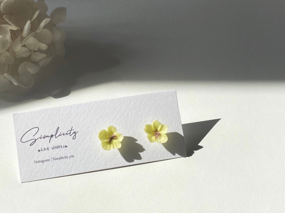 Simplicity | 小清新 小黄花软陶耳环 Polymer Clay - 耳环/耳夹 - 陶 
