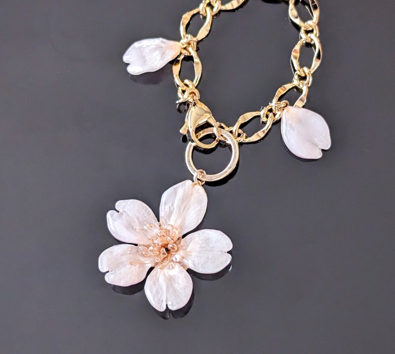 Everpink 永生花  真花 早开的樱花 　钥匙扣　包袋魅力　静的 - 钥匙链/钥匙包 - 树脂 粉红色