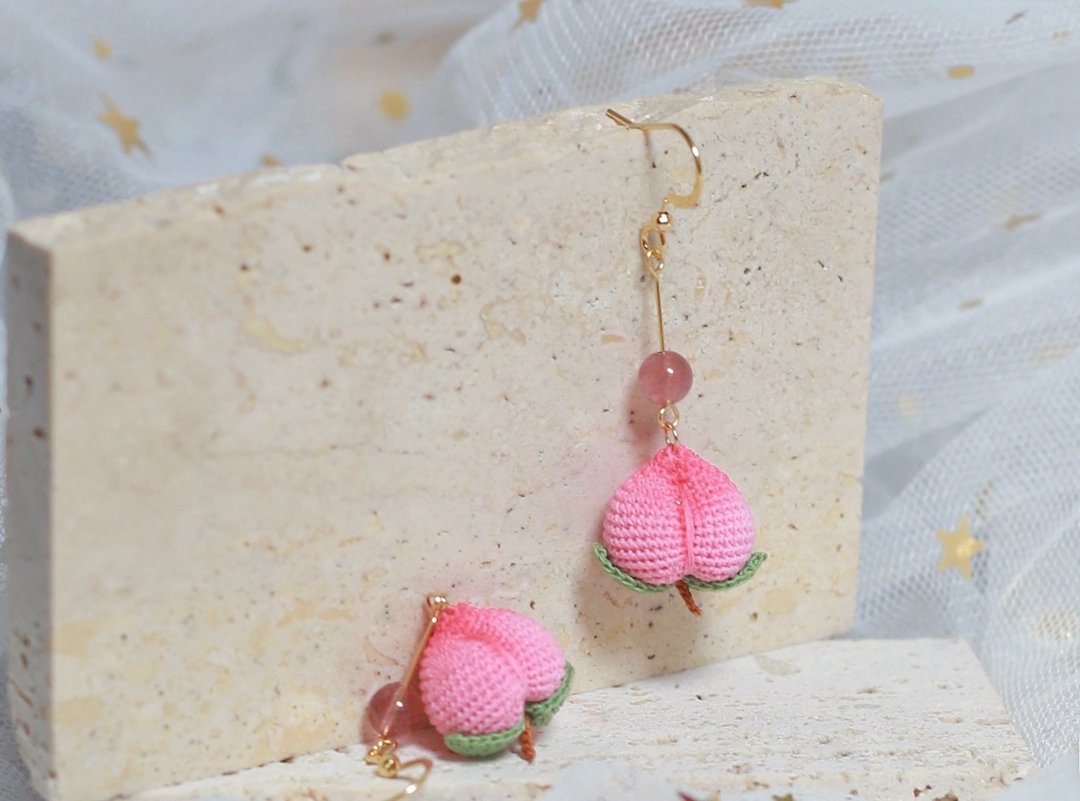 微鈎 水蜜桃耳环 Amigurumi (Weave) Peach Earrings - 耳环/耳夹 - 绣线 粉红色