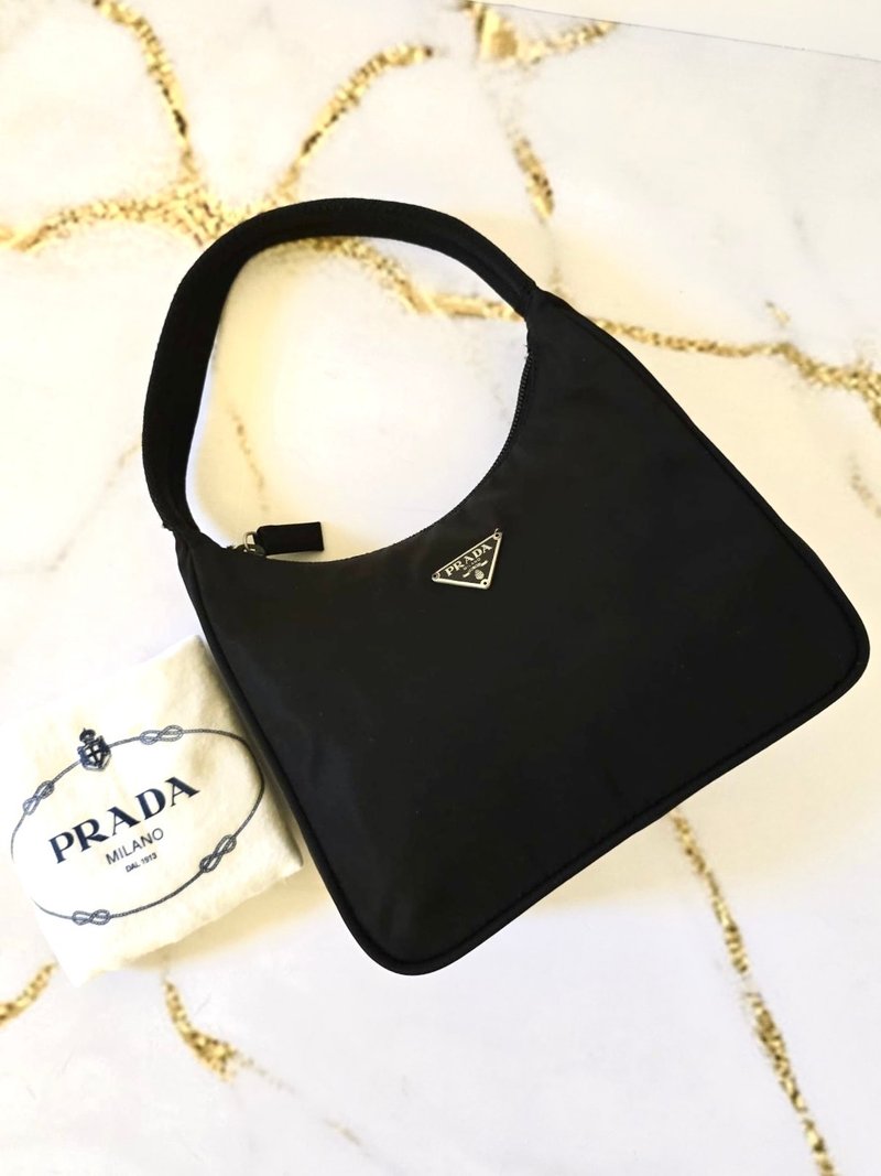 中古二手包 Prada 黑色 Hobo 流浪腋下包 单肩包 侧背包 侧背包 小包 - 侧背包/斜挎包 - 防水材质 黑色