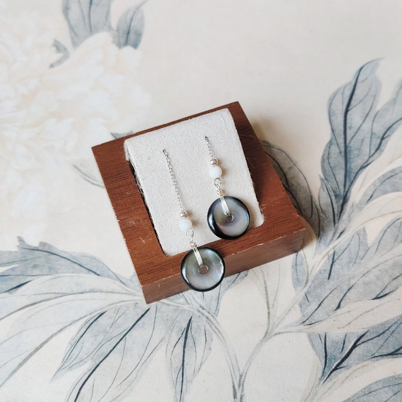 【乌鹊】天然石 耳环 耳线 | 黑蝶贝 白蝶贝 - 耳环/耳夹 - 水晶 黑色