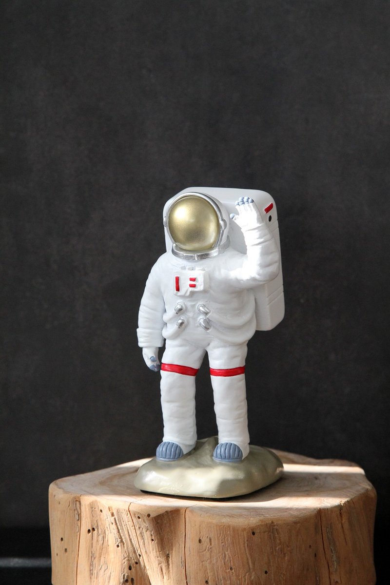 日本Magnets桌上太空人招手造型太阳能供电LED小夜灯/情境气氛灯 - 灯具/灯饰 - 树脂 白色