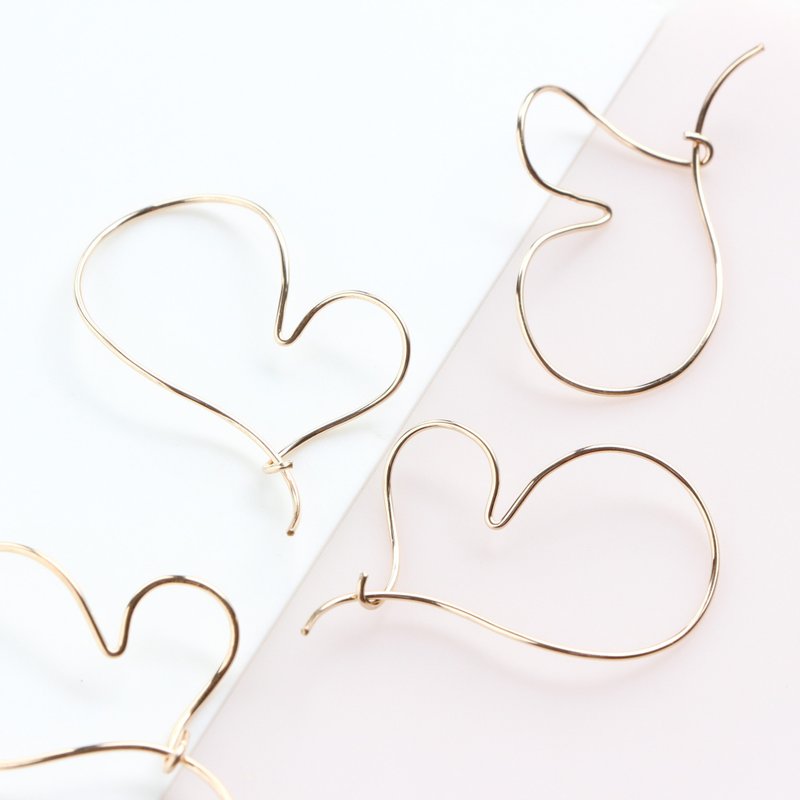 14kgf-fluffy heart pierced earrings/can change to clip-on - 耳环/耳夹 - 其他金属 金色