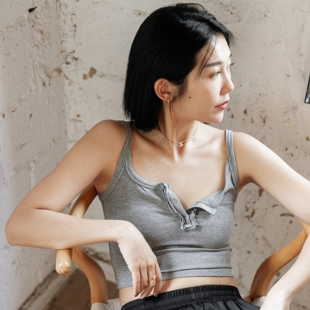 Casual 半扣显胸弹性软背-灰 - 女装背心 - 其他材质 灰色