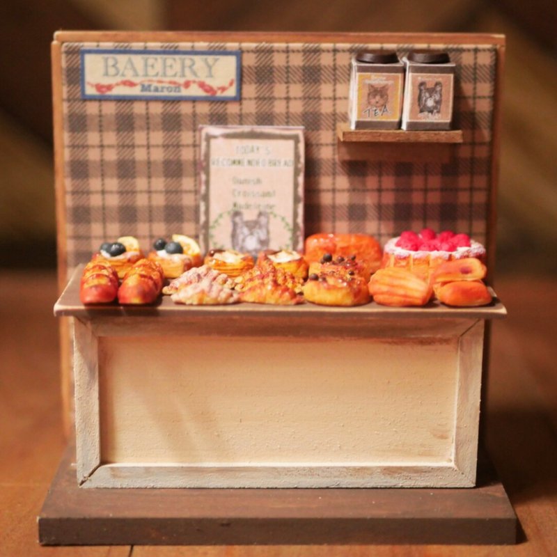 迷你面包和烤点心的展示 - 摆饰 - 木头 