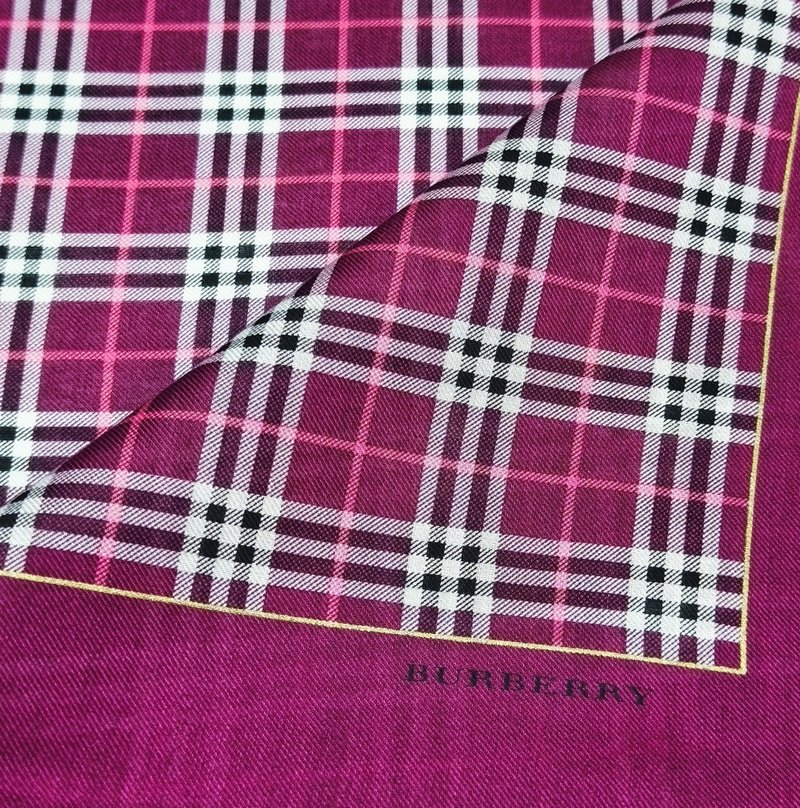 Burberry 复古手帕 红色格纹 - 口袋巾 19.5 x 19.5 英寸 - 手帕/方巾 - 棉．麻 红色