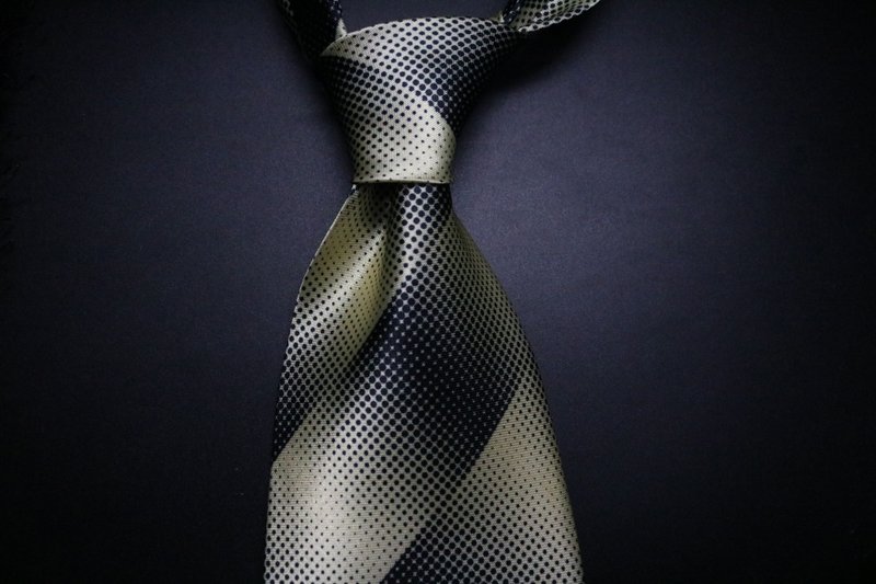 大格纹真丝领带/绅士商务风necktie - 领带/领带夹 - 丝．绢 多色