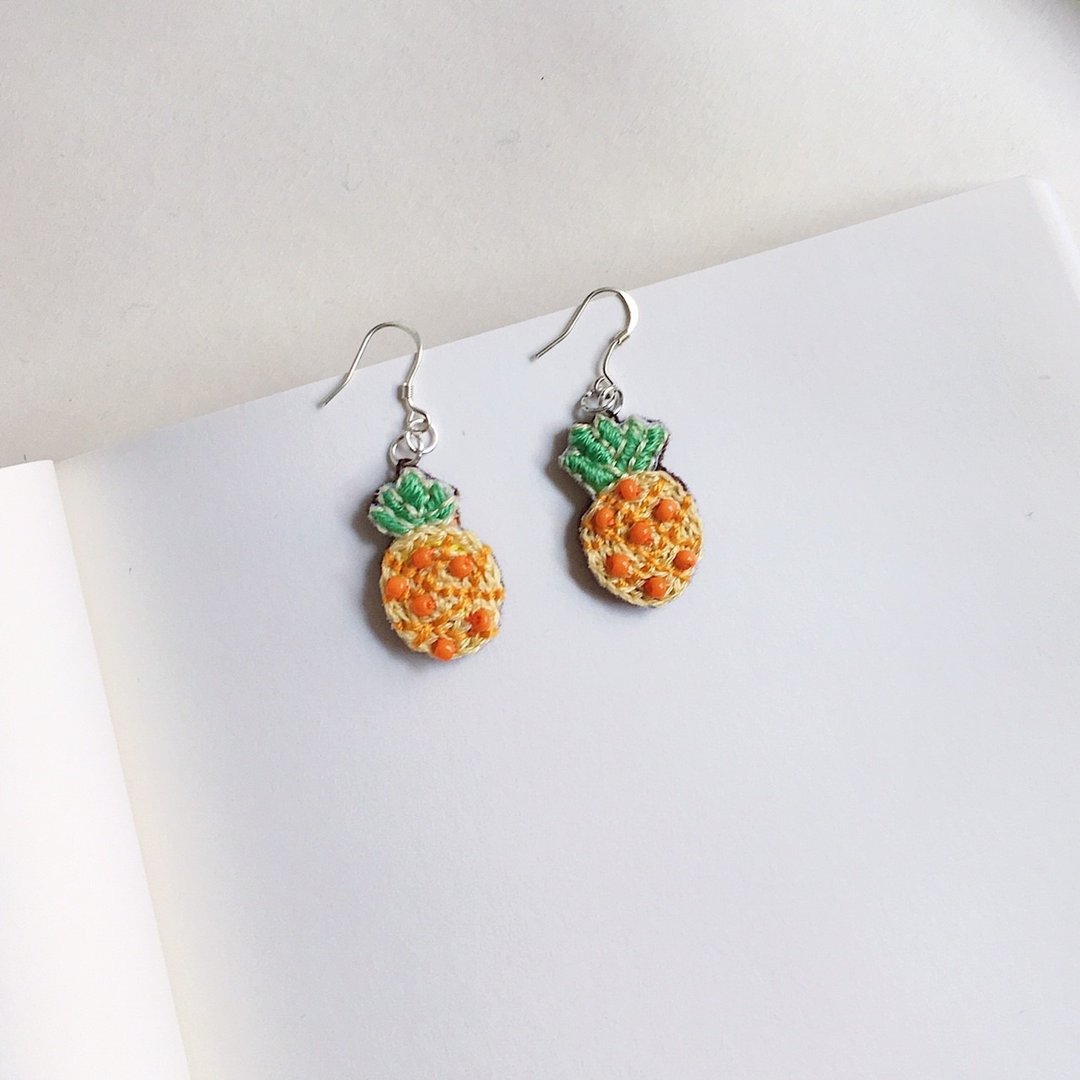 Let's eat Pineapple embroidery earring - 耳环/耳夹 - 绣线 橘色