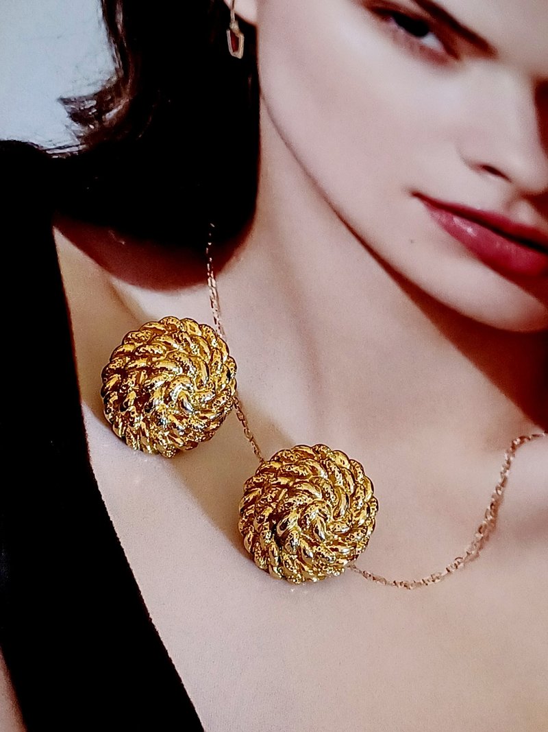 vintage jewelry  古典金色立体绳结状 夹式耳环 - 耳环/耳夹 - 其他金属 