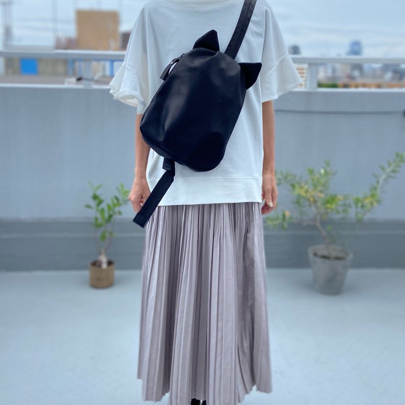 【L码】黑黑猫尸袋。个性化可作为选项提供。也可作为礼物赠送。 - 侧背包/斜挎包 - 真皮 黑色
