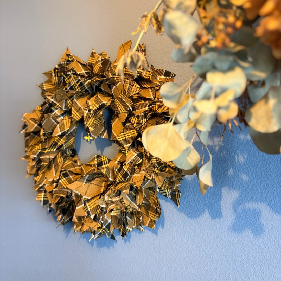 布艺花圈　手作花环 幸运蜜蜂吊饰　圣诞花圈 - 墙贴/壁贴 - 聚酯纤维 黄色
