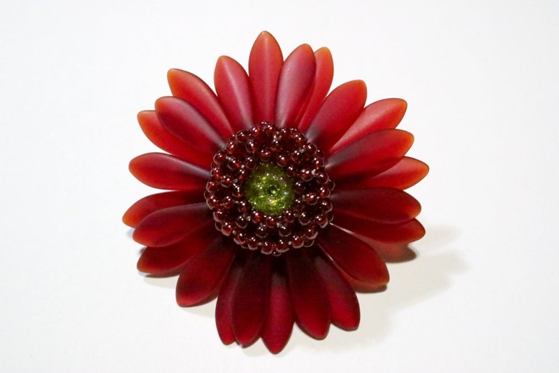 石榴红非洲菊胸针 捷克玻璃花朵胸花 毕业典礼 婚礼 手工首饰 - 胸针 - 玻璃 红色